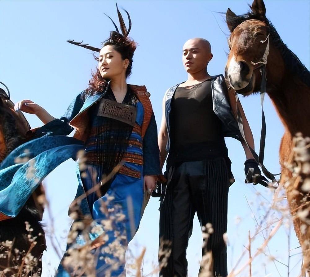 "凤凰传奇2024常州启航,吉祥如意巡演抢票热浪"