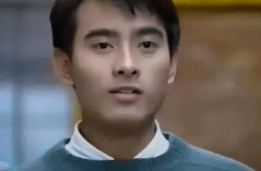 陈龙曾是胶水厂工人闪婚小10岁章龄之走红后对妻子不离不弃