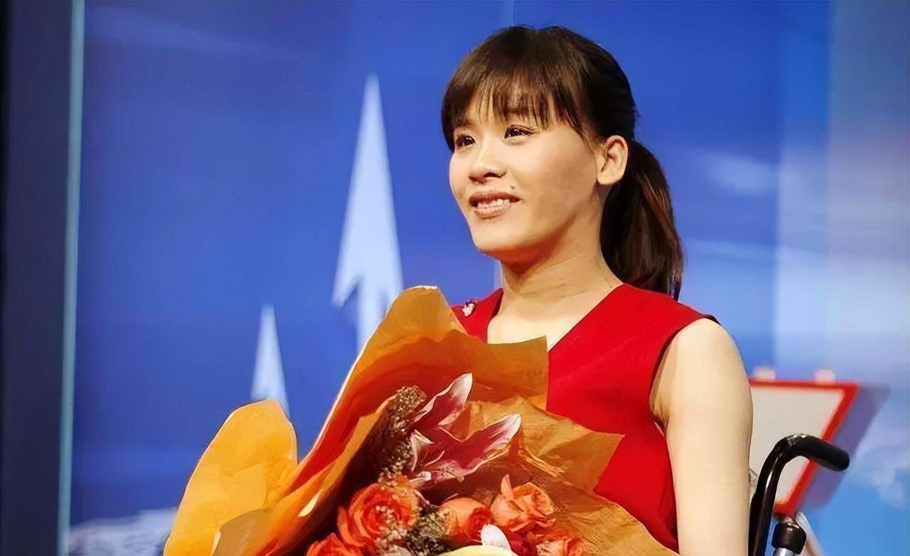 桑兰很喜欢丈夫做的名菜,她常常夸赞黄健:"这个人