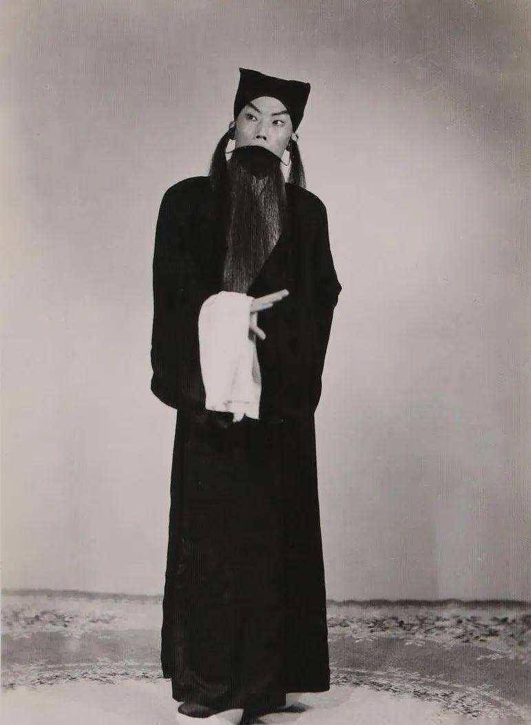 京剧大师杨宝森一生凄苦,早年无钱拜师,其唱腔都充满凄苦苍凉_余叔岩