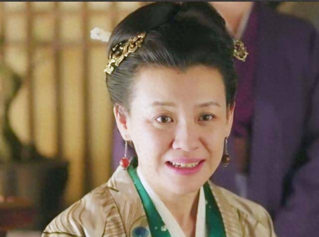 被名导白嫖三年后离开39岁高龄生子现在是中生代演员榜样