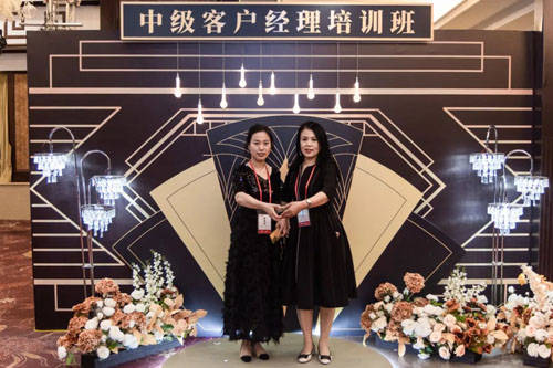 抵达当晚,我们为学员们举办了一场别开生面的欢迎晚宴.