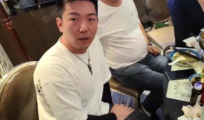 斗鱼女主播177生日小王哥宣布恋情撒狗粮会跟她开心过一辈子