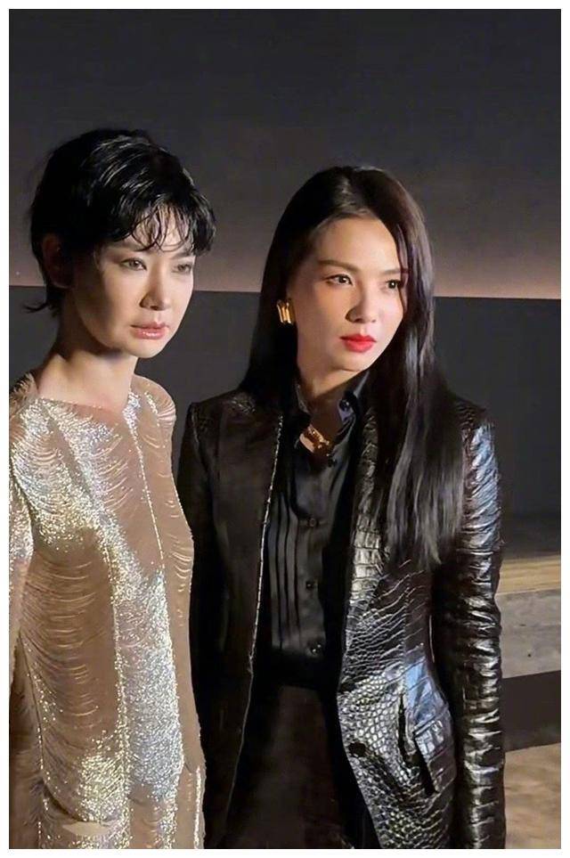 43岁宋佳与31岁钟楚曦同框,颜值抵不过气质的魅力._生活_电影_倪妮