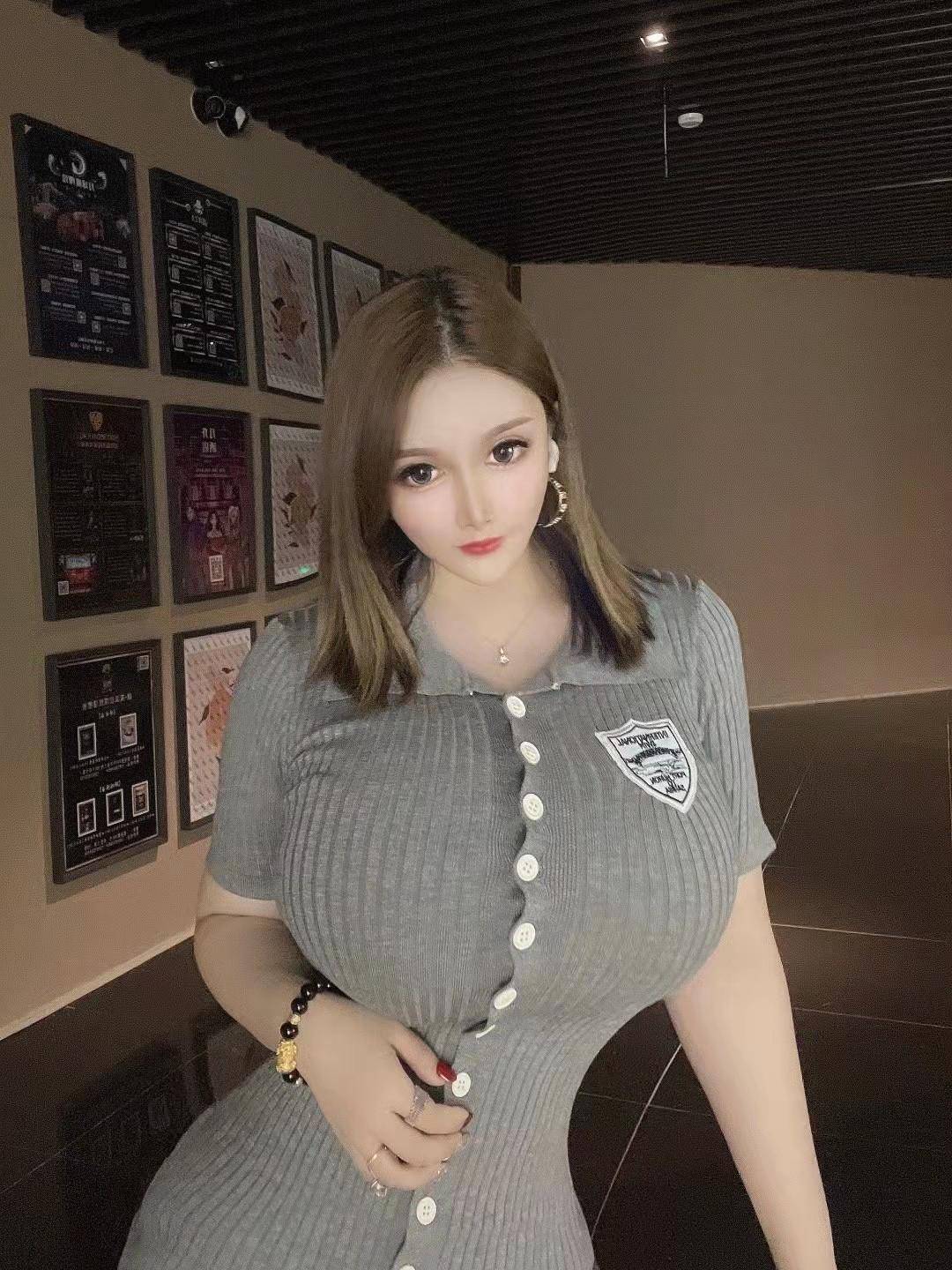 春季针织裙怎么选,日系美女的日常搭配,这打扮可以赞吧