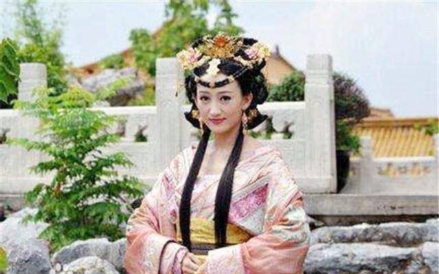 她与汉惠帝皇后同名,深受两代皇帝敬重,连魏忠贤都忌惮她_明熹宗_张嫣