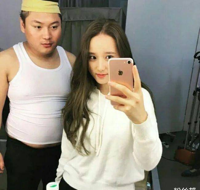 歪歪鱼和发哥是一类人都是yy商人做公会赚到钱的神豪