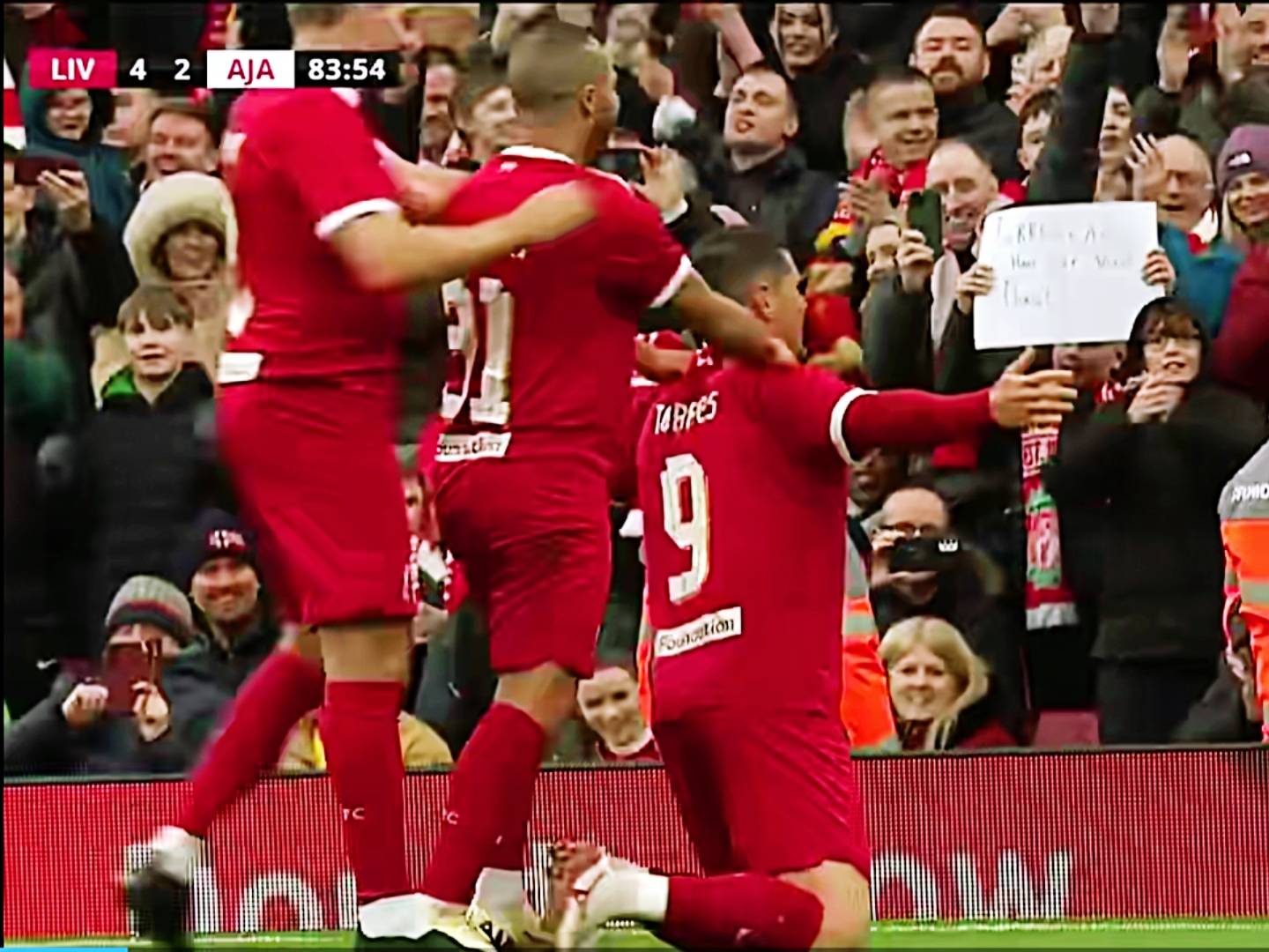 杰拉德出场托雷斯进球:利物浦慈善赛球迷泪目!