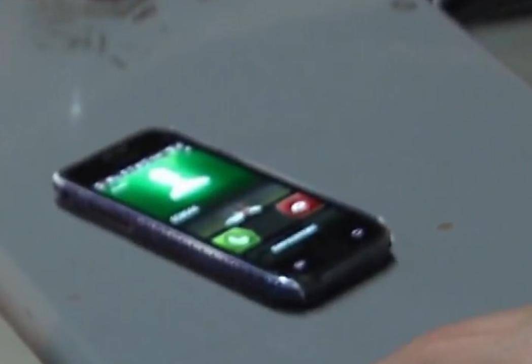 原创2012年男子车上有女人的香水味警方调查找到香水来源当场抓捕