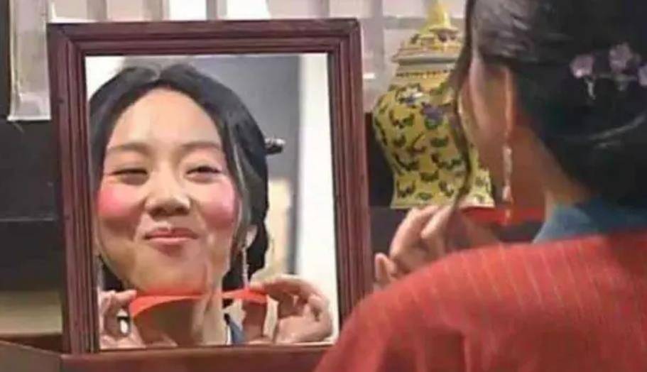 可惜,这样容貌身材俱佳的她,感情上却一波三折.