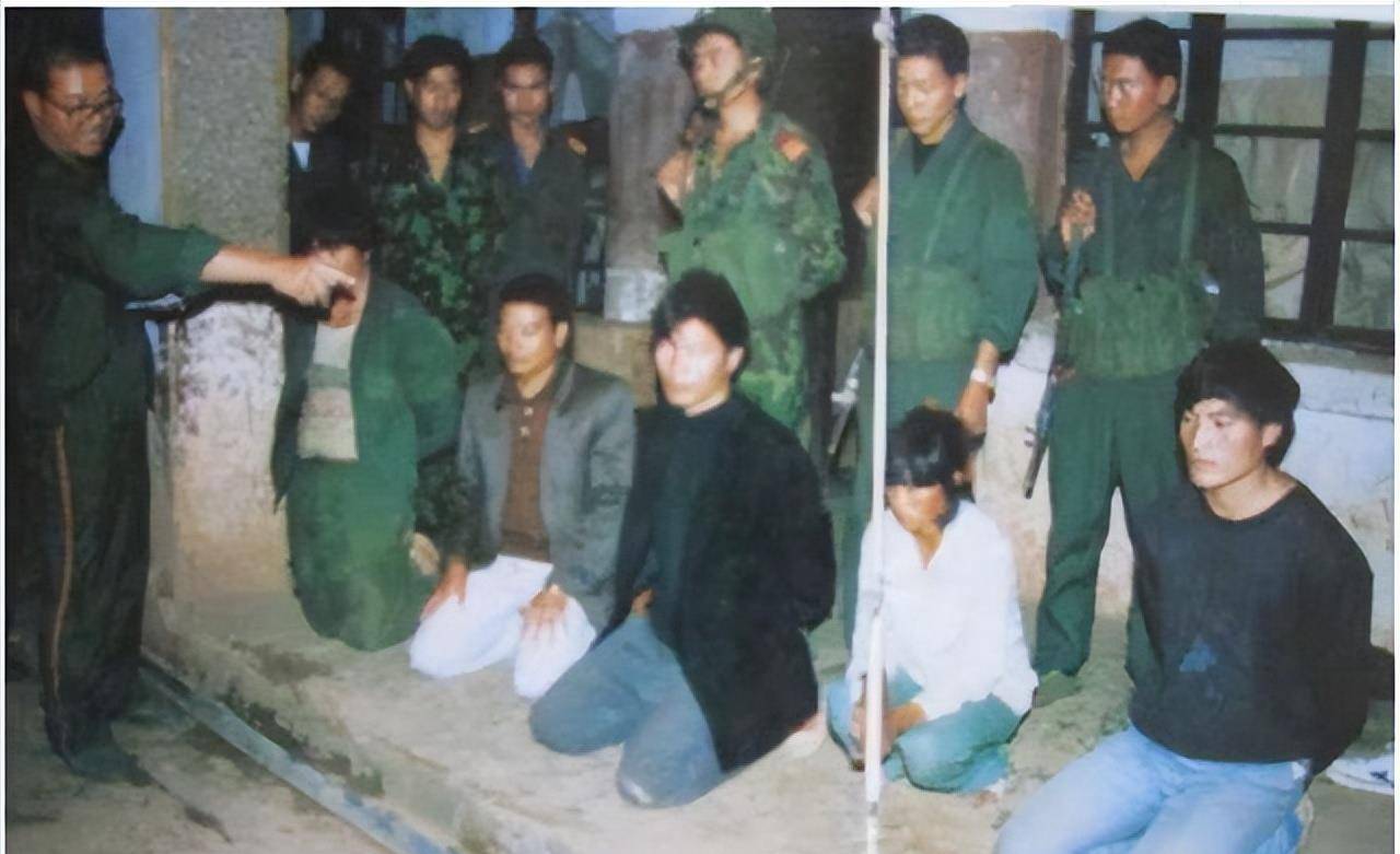 原创25岁缉毒警卧底毒窝24次遗体被发现时落满白霜双眼始终闭不上