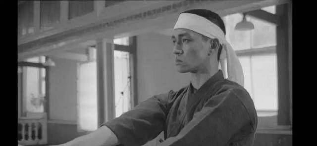 这几季的男孩子里,我觉得最苏的三个男孩子是天天康康和安吉.