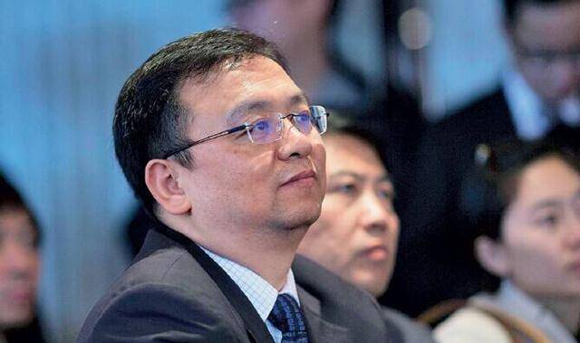 原创父亲早逝哥哥养他嫂子卖掉嫁妆供他上大学后创业逆袭成首富