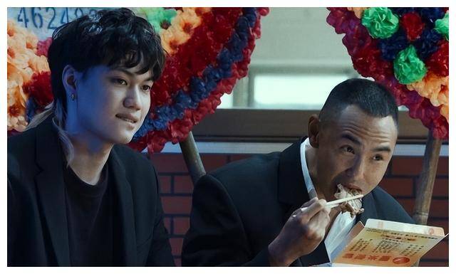 头发还是棕色41岁的阮经天这个镜头扇了多少明星的脸