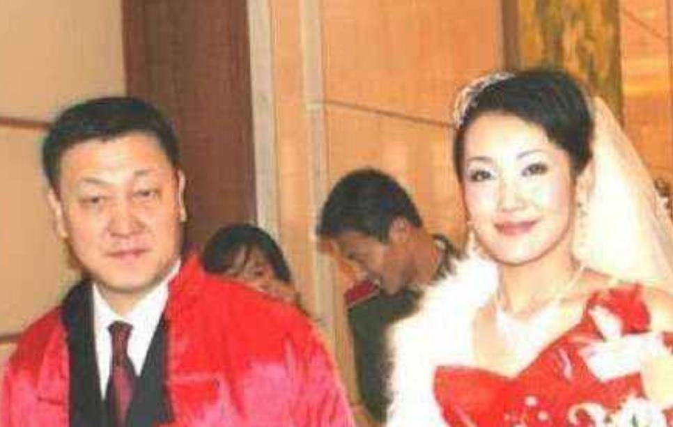 原创2009年其其格的一通电话点醒歌王韩磊从此淡出娱乐圈