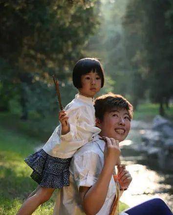 原创被学生轰下台的于丹现状如何跌落神坛的日子里丈夫这样做