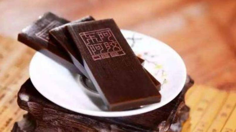 原创东阿阿胶因驴皮疯狂涨价1斤3000块却还没鸡蛋的营养价值高