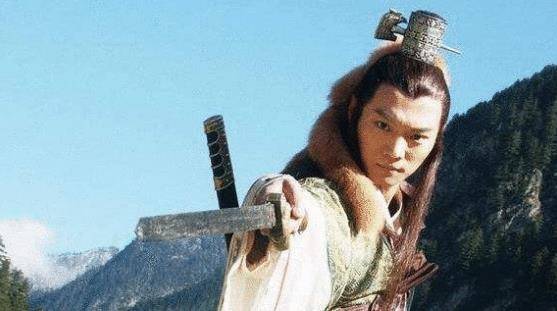 而耶律齐可是学了降龙十八掌的,可想而知,这位耶律渊如帮主自然也继承