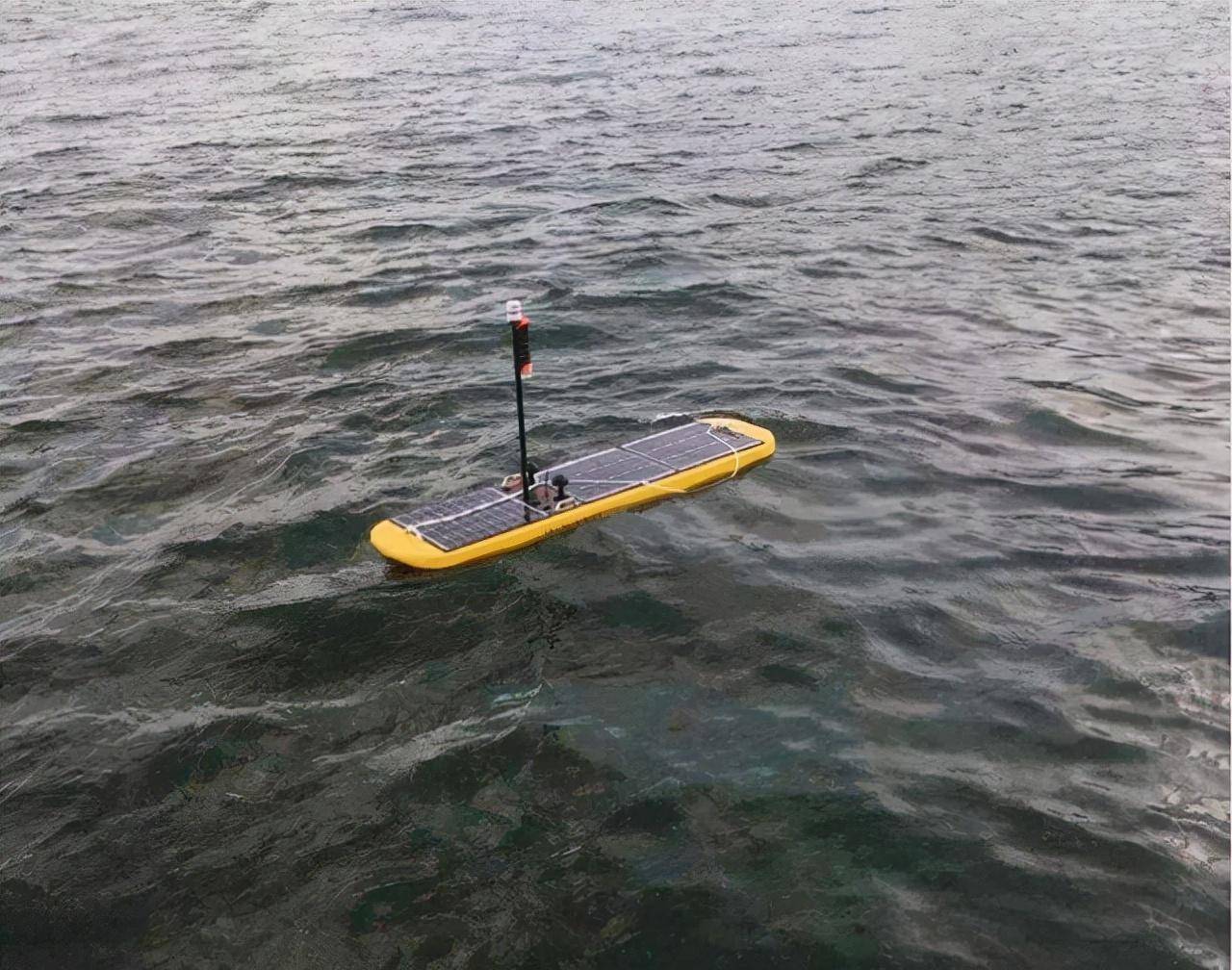 原创2016年11位中国渔民捕鱼有意外收获9个水下间谍被捕获