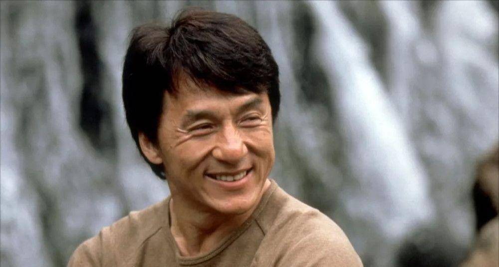 原创工作不认真引成龙不满年轻时恃美行凶现嫁老实人非常幸福