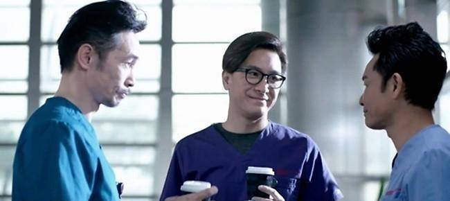 原创白色强人2复拍主演同框独缺唐诗咏57岁郭晋安颜值回春