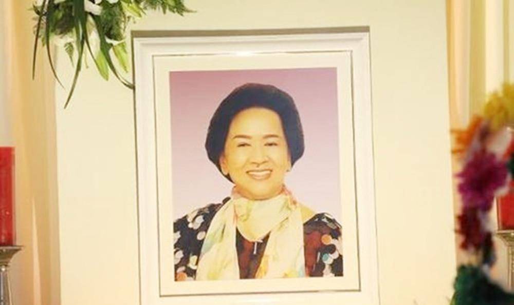 原创洪金梅为嫁豪门穿了30年塑身衣生4个孩子最后遗产只得1元钱