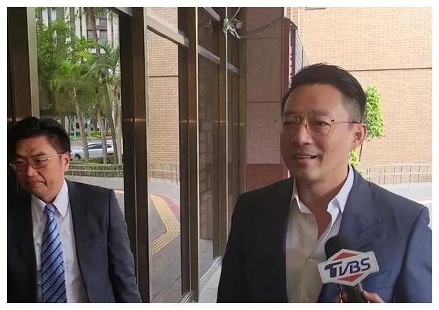 大s离婚前炫富炸裂用汪小菲卡邮寄272万礼物逼近风口浪尖