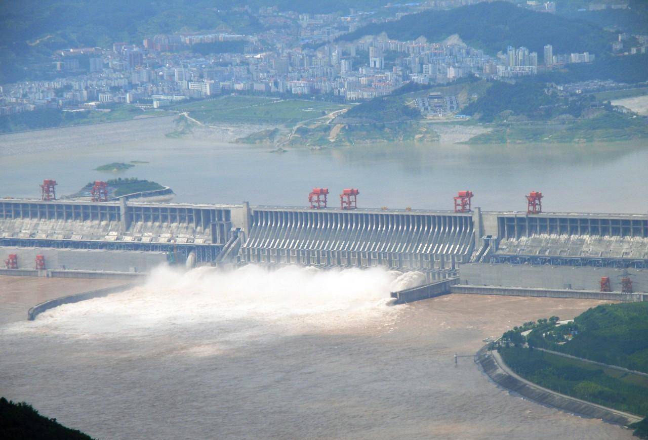 原创直击世界最大的水利工程三峡大坝用时17年修建总耗资1800亿元