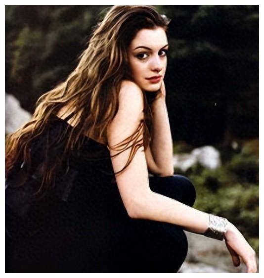 安妮海瑟薇挑战传统当代好莱坞新天后