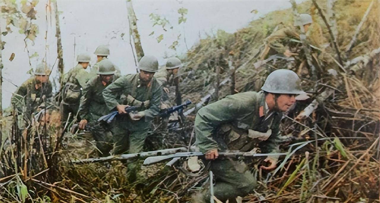 原创1996年国家特级伤残英雄被一保安持枪顶头保安后来下场如何