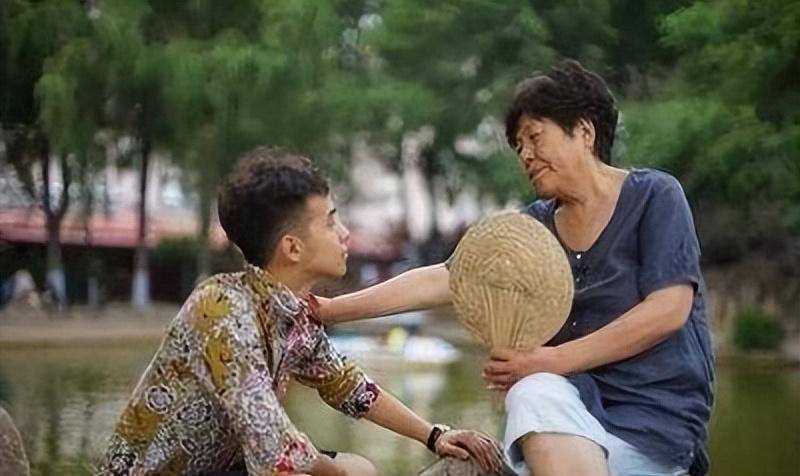 原创黑龙江妈妈捡聋哑弃婴卖房培养他成舞蹈冠军生母却来夺子