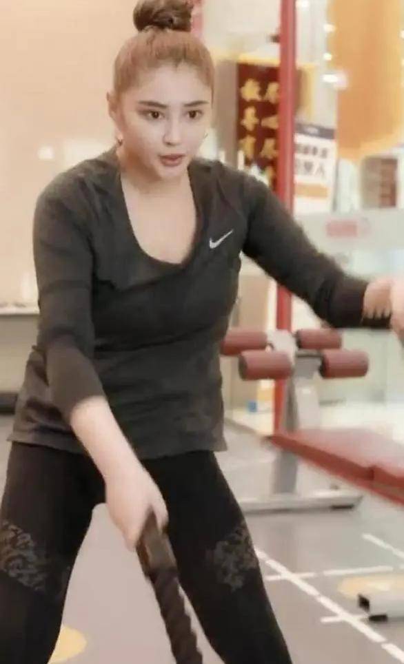 曾是周杰伦电影女主,饰演"长乐公主"受关注,如今胖出一点五倍_李心艾