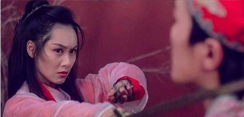 《大话西游》中朱茵同样是英姿飒爽,敢爱敢恨的痴情女子,你觉得这二位