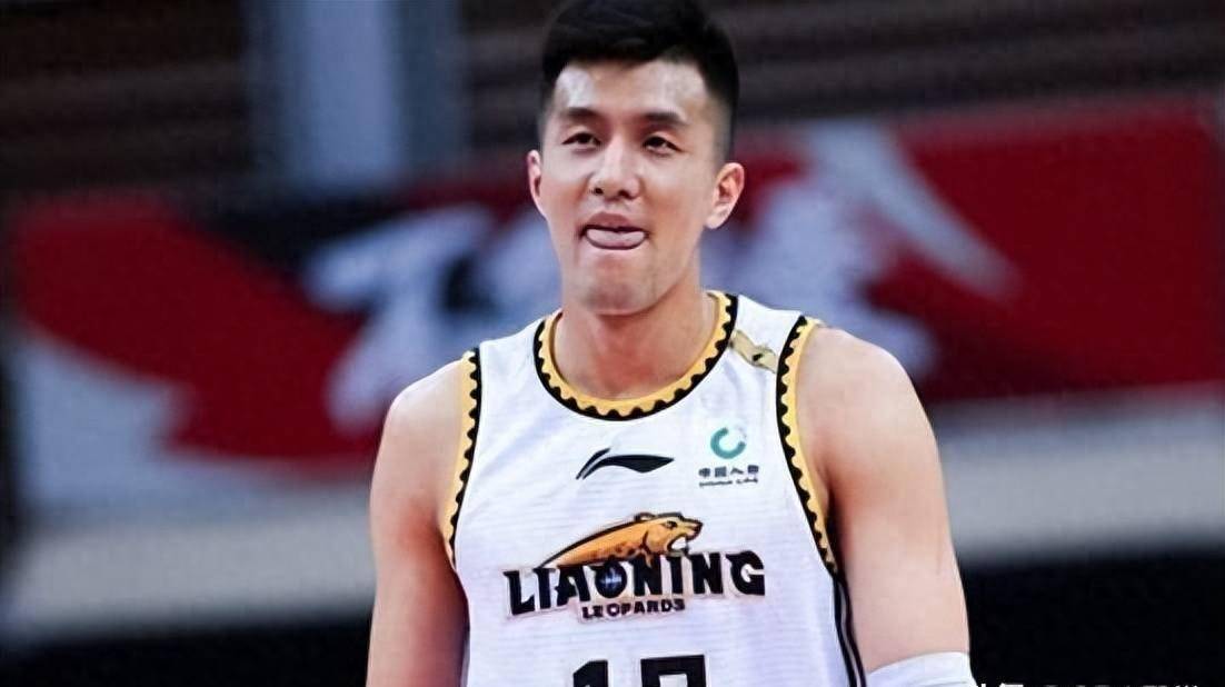 杨鸣谈郭艾伦伤势!复出时间未定,担忧磨合与状态,强调精神属性