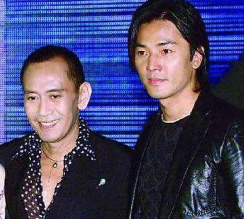 他是张国荣很欣赏的人曾大说郑伊健临终前还让成龙离开去