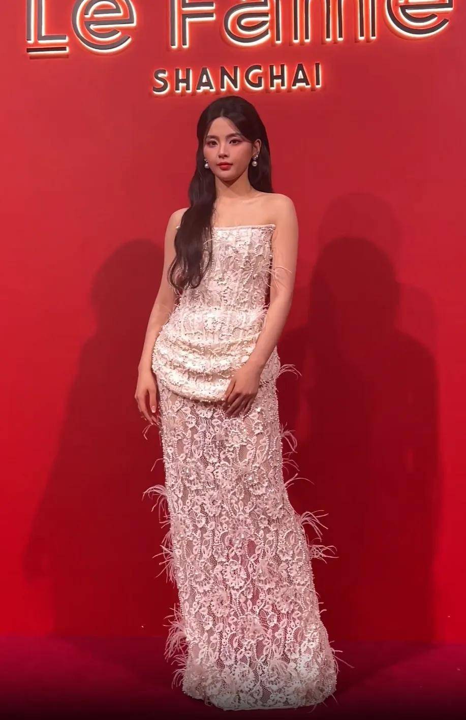 原创上海时装周明星生图杨颖骨感杨超越精致45岁严屹宽依然帅气