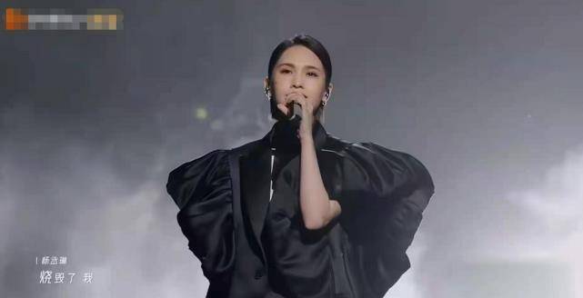 杨丞琳踢馆《浪姐2》成功,现场稳如演唱会,苏运莹曾黎成陪衬