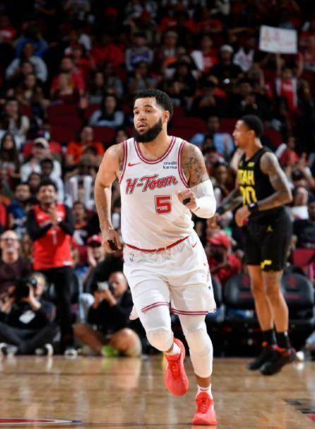 火箭队防守大闸意外收获,战胜爵士喜提35胜,一箭双雕_肖恩·泰特_比赛