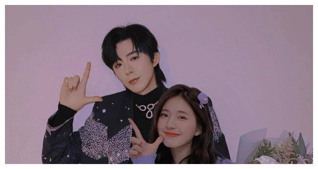 赵露思刘宇宁深夜聚会在酒吧玩到早上4点赵露思发福成大饼脸