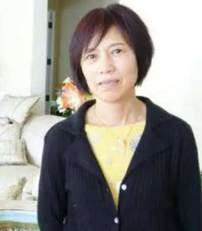 74岁宁波老人,身家100亿,捐1000万给浙江大学,儿子14岁上清华_朱敏