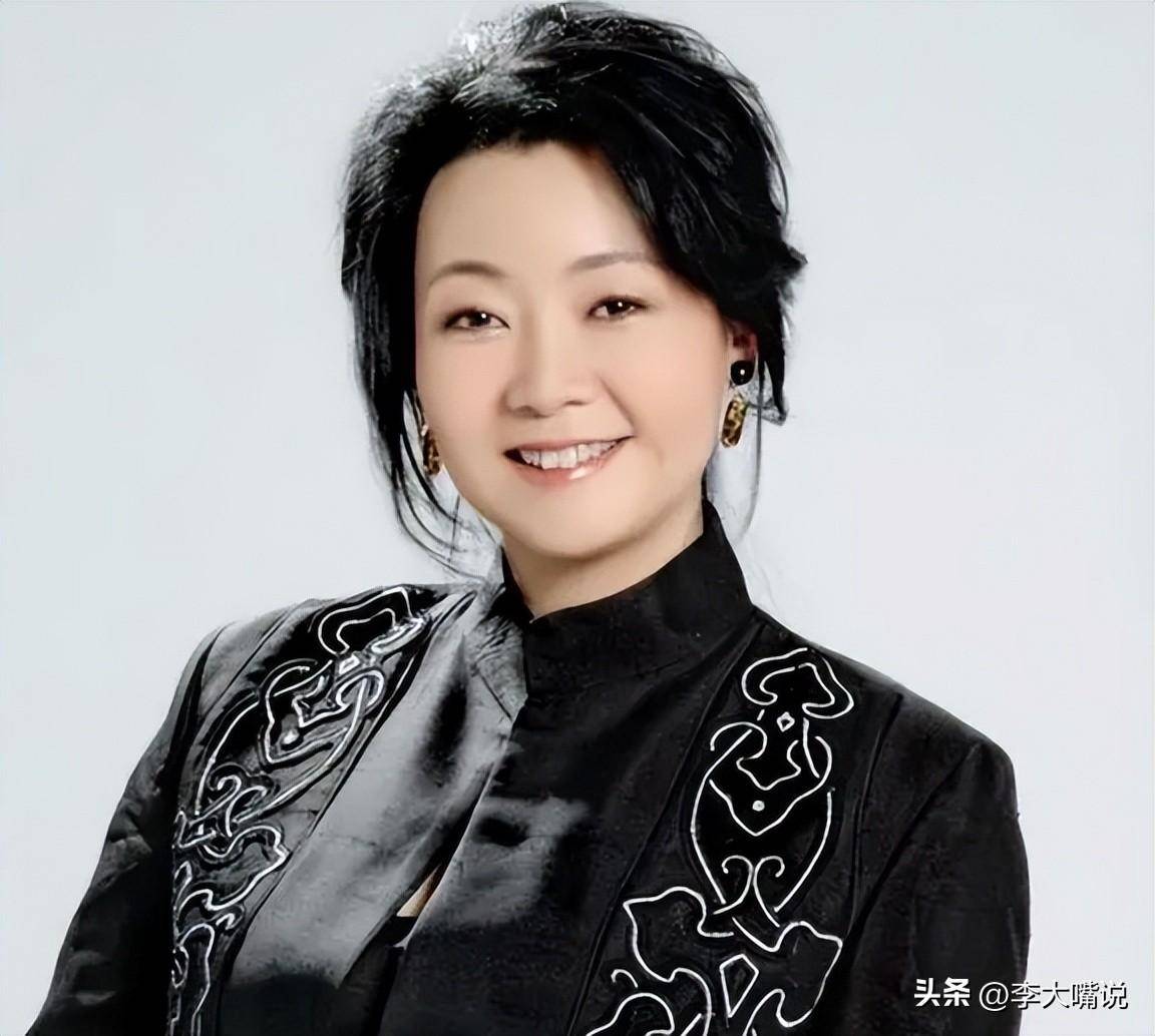 原创想不到8月还没结束地方著名演员萨日娜给娱乐圈狠狠上了一课
