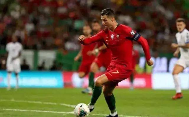 国际足球赛:c罗火力汹涌,葡萄牙连击斯洛文尼亚_比赛_进攻_作战能力