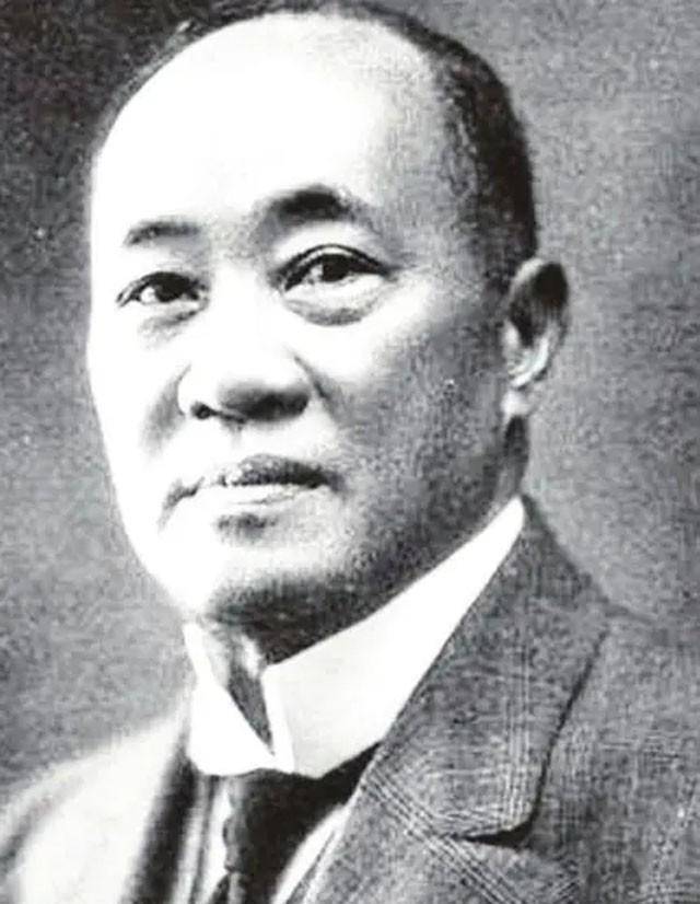 "我的女儿岂能下嫁与人",黄父在信中极力反对着,作为一个连续娶妻18个