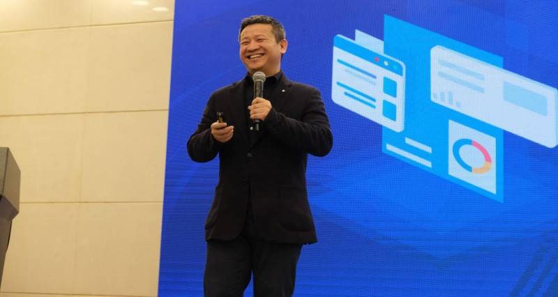 教辅革命聚力共赢众望凸飞教育全新数字化智慧教育新品惊艳长沙