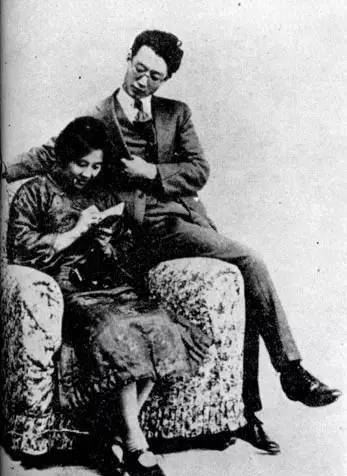 他缺席妻子葬礼,余生再组家庭,却留下了一腔悲伤_瞿秋白_王剑虹_丁玲