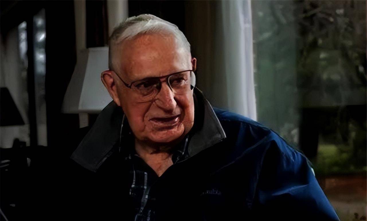 1949年美国间谍潜伏在清华大学,被我国著名影星轻松识破,他是谁_李克