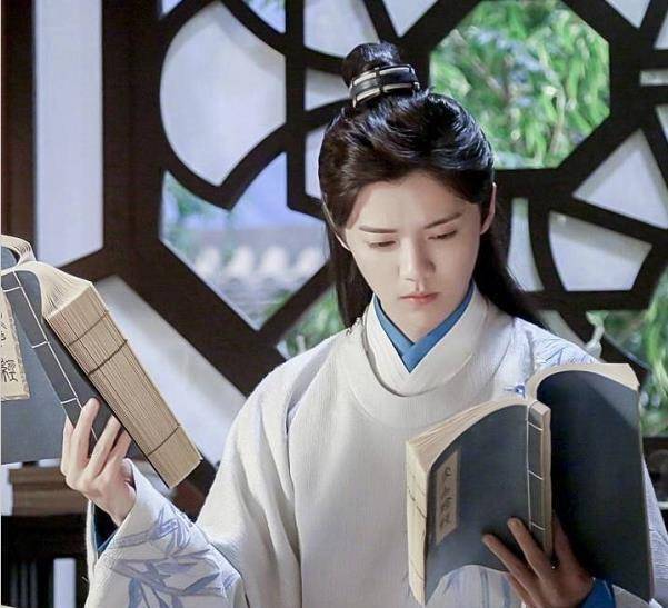 网友最期待的花城竟是颜值不输王一博的他_鹿晗和_谢怜_言恺