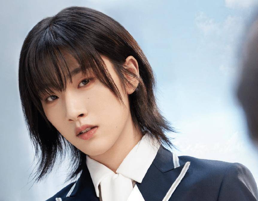 然而在《创造营2022》胡烨韬一直是逆流而上,不怕任