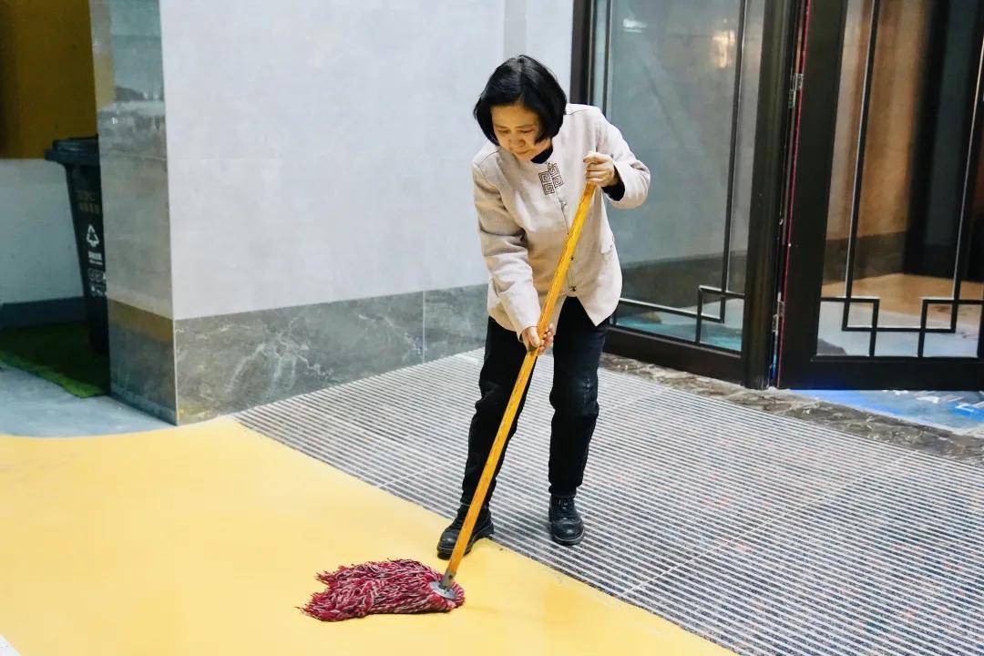 深度揭秘┃鑫马央玺保洁员的一天