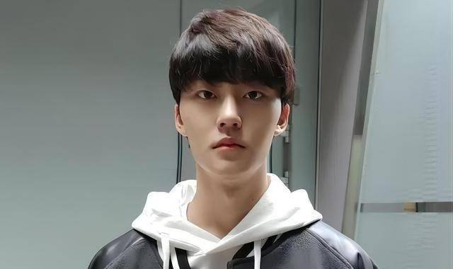 李宥_成长_何是